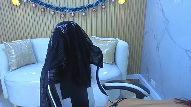 Skyler Gracee Tx online show from 12/20/25, 03:02