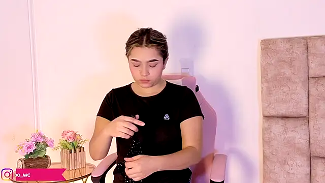 LunaOcampo  online show from 11/16/25, 08:58