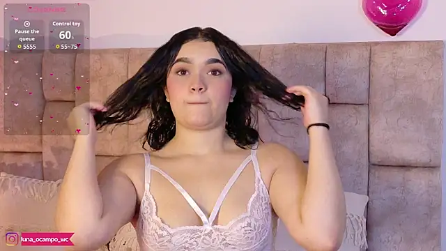 LunaOcampo  online show from 12/18/25, 07:42