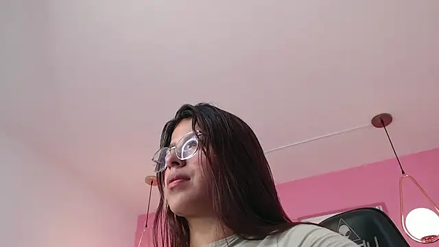 Snapshot of olivia_grenville_t chatting on 10/03/25, 07:55 olivia grenville t online show from 10/03/25, 07:55