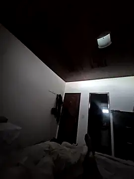 Snapshot of Preto18cmssa chatting on 10/13/25, 11:43 Preto18cmssa online show from 10/13/25, 11:43