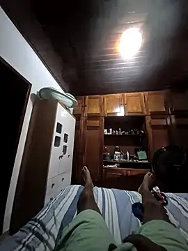 Snapshot of Preto18cmssa chatting on 01/08/26, 08:44 Preto18cmssa online show from 01/08/26, 08:44