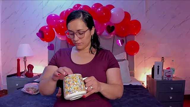 Snapshot of Michell_Monet chatting on 02/12/26, 12:11 Michell Monet online show from 02/12/26, 12:11