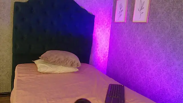 Snapshot of Vic_Taylor chatting on 11/13/25, 11:09 Vic Taylor online show from 11/13/25, 11:09