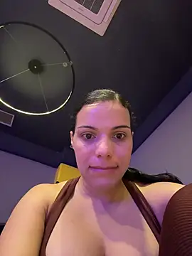 Snapshot of Anavalle chatting on 07/03/26, 05:30 Anavalle online show from 07/03/26, 05:30