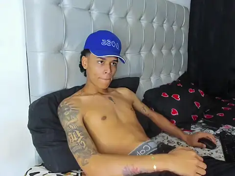 Snapshot of Frayhot777 chatting on 09/27/25, 10:26 Frayhot777 online show from 09/27/25, 10:26