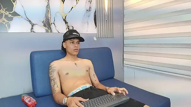 Snapshot of Frayhot777 chatting on 01/15/26, 08:12 Frayhot777 online show from 01/15/26, 08:12