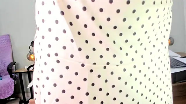 Snapshot of ValeryTrans_ chatting on 06/20/26, 01:25 ValeryTrans online show from 06/20/26, 01:25