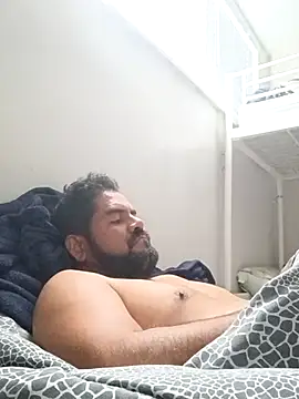 Snapshot of theking1_1 chatting on 10/20/25, 05:02 theking1 1 online show from 10/20/25, 05:02