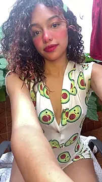 PrettyLia online show from 10/22/25, 04:51