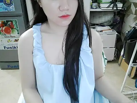 Ara4865 online show from 10/28/25, 02:59