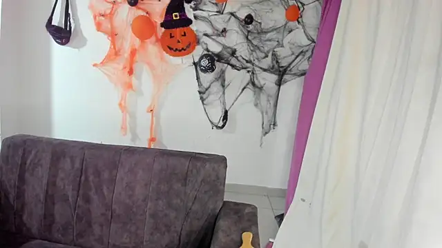 kitty  chs online show from 11/15/25, 11:07