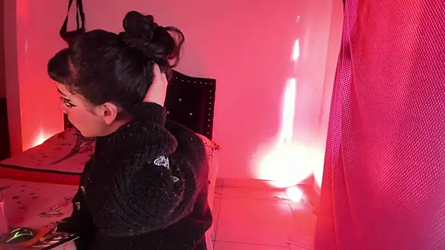 kitty  chs online show from 11/27/25, 11:23