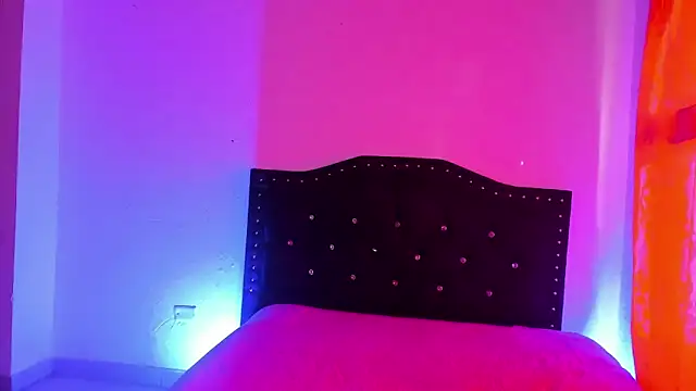 kitty  chs online show from 12/15/25, 12:09