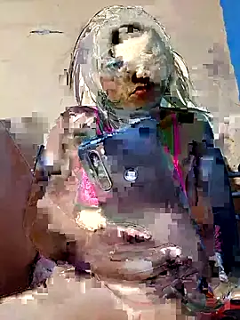 Snapshot of hot-mom22 chatting on 11/14/25, 12:09 hot-mom22 online show from 11/14/25, 12:09