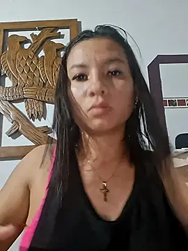 Snapshot of hot-mom22 chatting on 11/22/25, 10:36 hot-mom22 online show from 11/22/25, 10:36