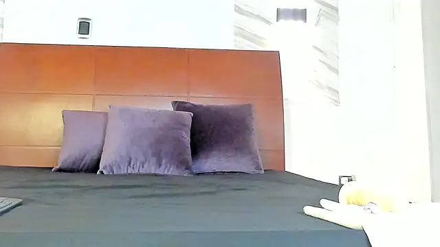 Snapshot of Charlotte-Smit chatting on 11/04/25, 06:29 Charlotte-Smit online show from 11/04/25, 06:29