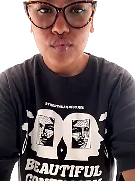 miiabrown18 online show from 10/13/25, 01:55