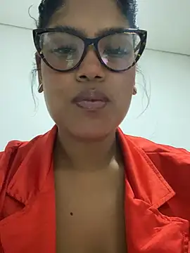 miiabrown18 online show from 10/22/25, 01:39