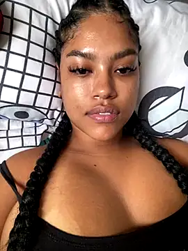 miiabrown18 online show from 11/03/25, 11:55