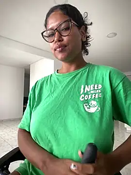 miiabrown18 online show from 11/13/25, 04:06