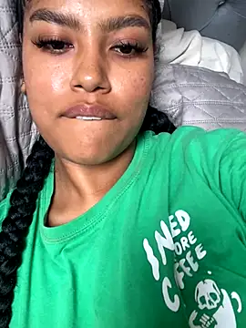 miiabrown18 online show from 11/16/25, 02:44