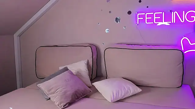 Snapshot of Berta_Kelly chatting on 11/06/25, 01:06 Berta Kelly online show from 11/06/25, 01:06