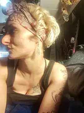 blondebarbiebae online show from 11/27/25, 10:06