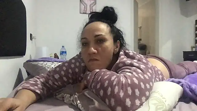 paula19800 online show from 12/19/25, 01:07