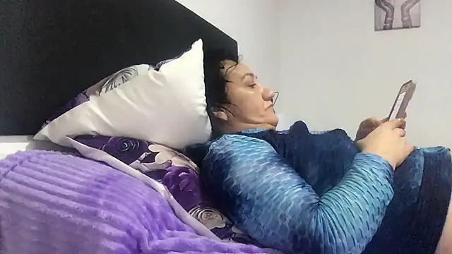 paula19800 online show from 12/20/25, 12:34