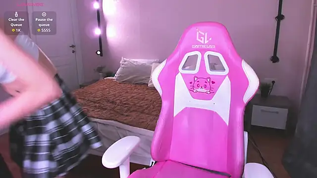 Alic Fox online show from 10/14/25, 12:33