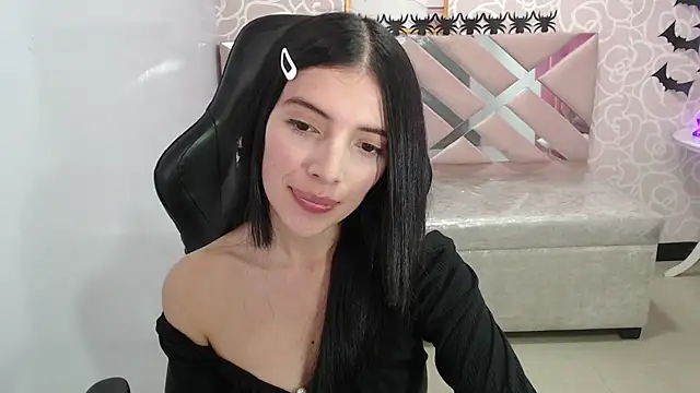 cynthia ch online show from 10/28/25, 03:32