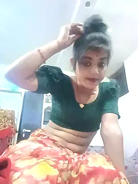 Snapshot of Mahek_love143 chatting on 11/10/25, 02:05 Mahek love143 online show from 11/10/25, 02:05