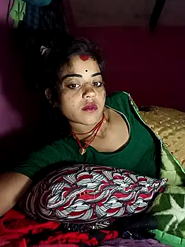 Snapshot of Mahek_love143 chatting on 11/28/25, 11:29 Mahek love143 online show from 11/28/25, 11:29