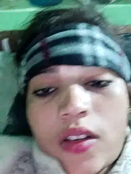 Snapshot of Mahek_love143 chatting on 01/14/26, 02:06 Mahek love143 online show from 01/14/26, 02:06