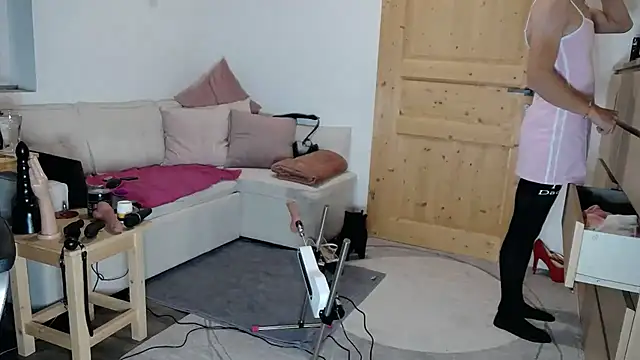 Snapshot of SexyCindyCD chatting on 11/04/25, 07:02 SexyCindyCD online show from 11/04/25, 07:02