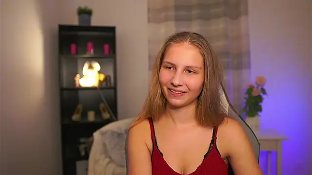 Snapshot of emmie_murray chatting on 02/19/26, 06:59 emmie murray online show from 02/19/26, 06:59