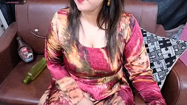 Sanvi-Queen online show from 12/01/25, 09:14