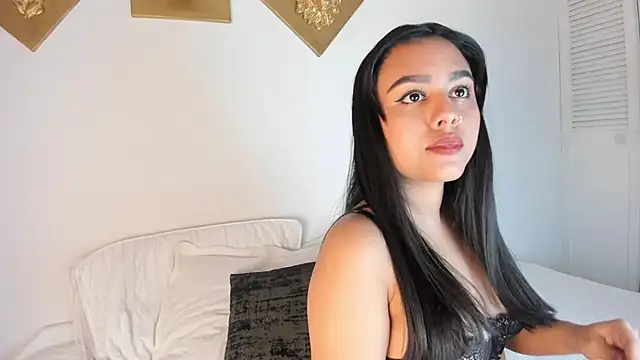 CharlottePetitte online show from 10/22/25, 09:36