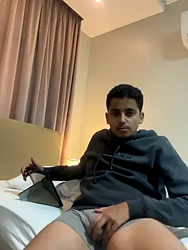 Snapshot of bemjmen chatting on 09/26/25, 04:49 bemjmen online show from 09/26/25, 04:49