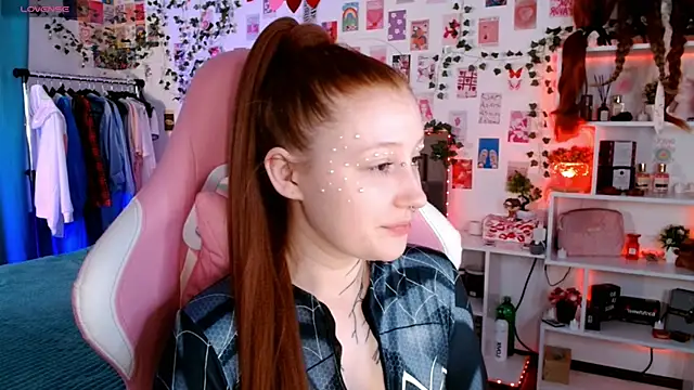 Ayla Hicks online show from 11/21/25, 08:07