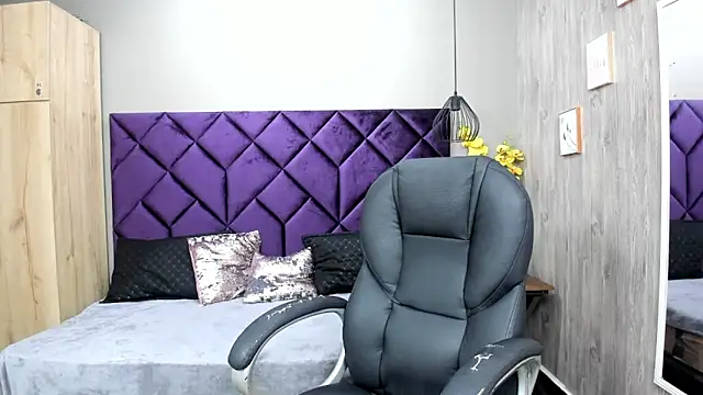 ChloeCampbell03 online show from 11/07/25, 08:09