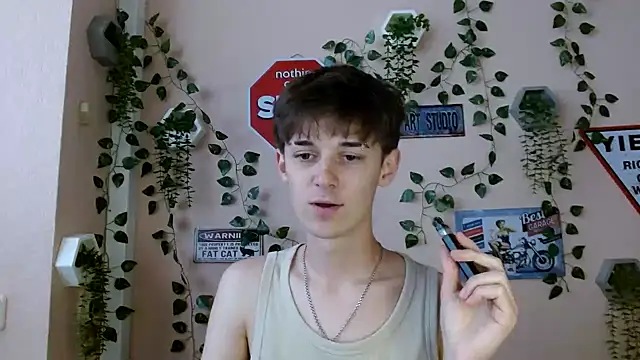 Snapshot of Hoot_Dude_ chatting on 10/05/25, 01:20 Hoot Dude  online show from 10/05/25, 01:20