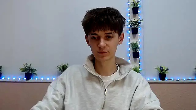 Hoot Dude  online show from 11/15/25, 03:52