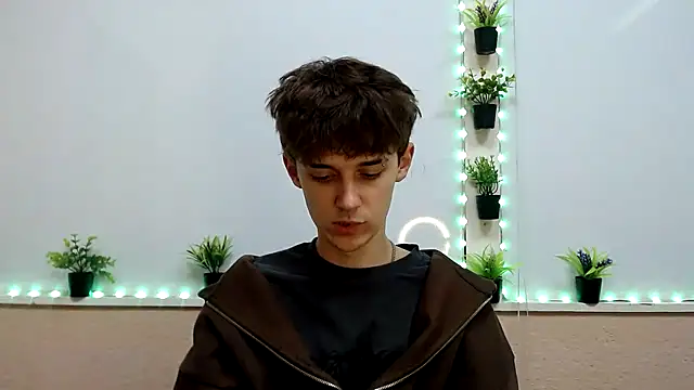 Hoot Dude  online show from 11/20/25, 02:28