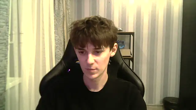 Hoot Dude  online show from 11/27/25, 03:14