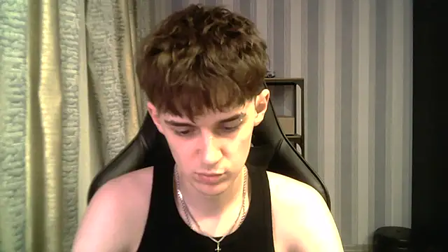 Hoot Dude  online show from 12/15/25, 03:16