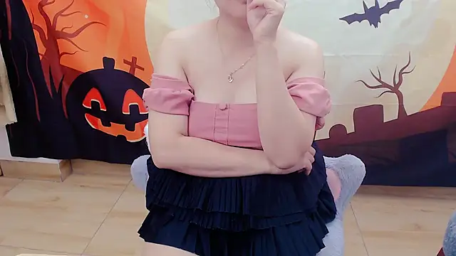 Snapshot of Lilya_39 chatting on 10/31/25, 11:55 Lilya 39 online show from 10/31/25, 11:55