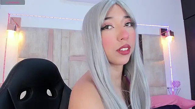 Snapshot of emily__walker chatting on 09/30/25, 11:59 emily walker online show from 09/30/25, 11:59