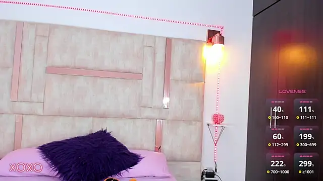 Snapshot of emily__walker chatting on 11/06/25, 01:12 emily walker online show from 11/06/25, 01:12